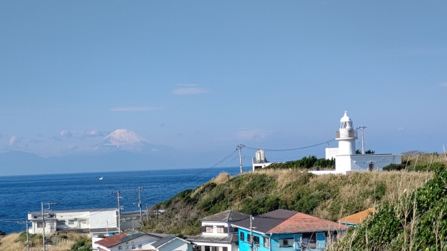 城ヶ島灯台と富士山