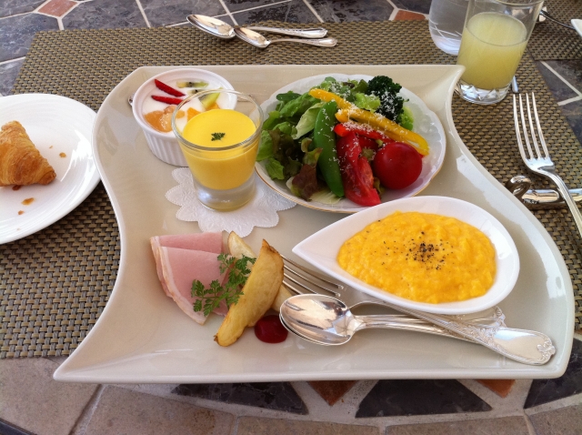 朝食